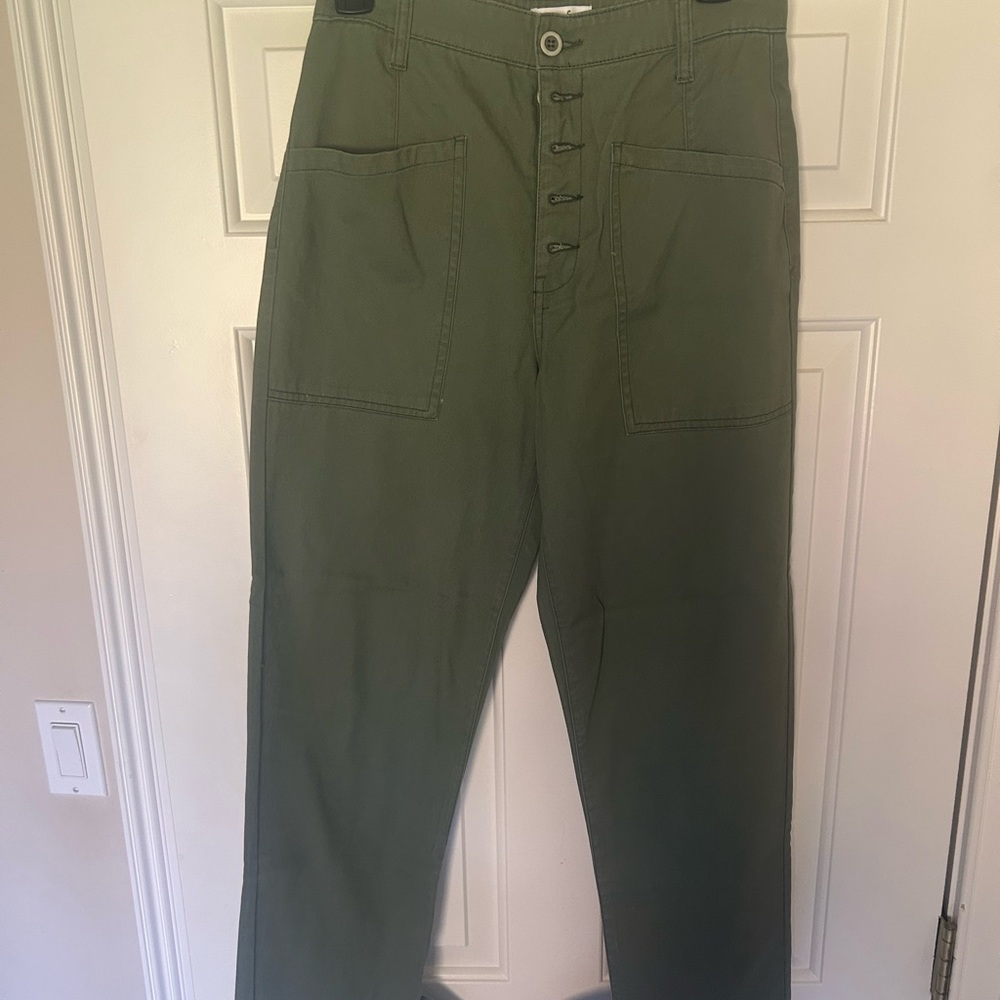Pistola “Tammy” high rise pants. Army Green color. Never been worn.